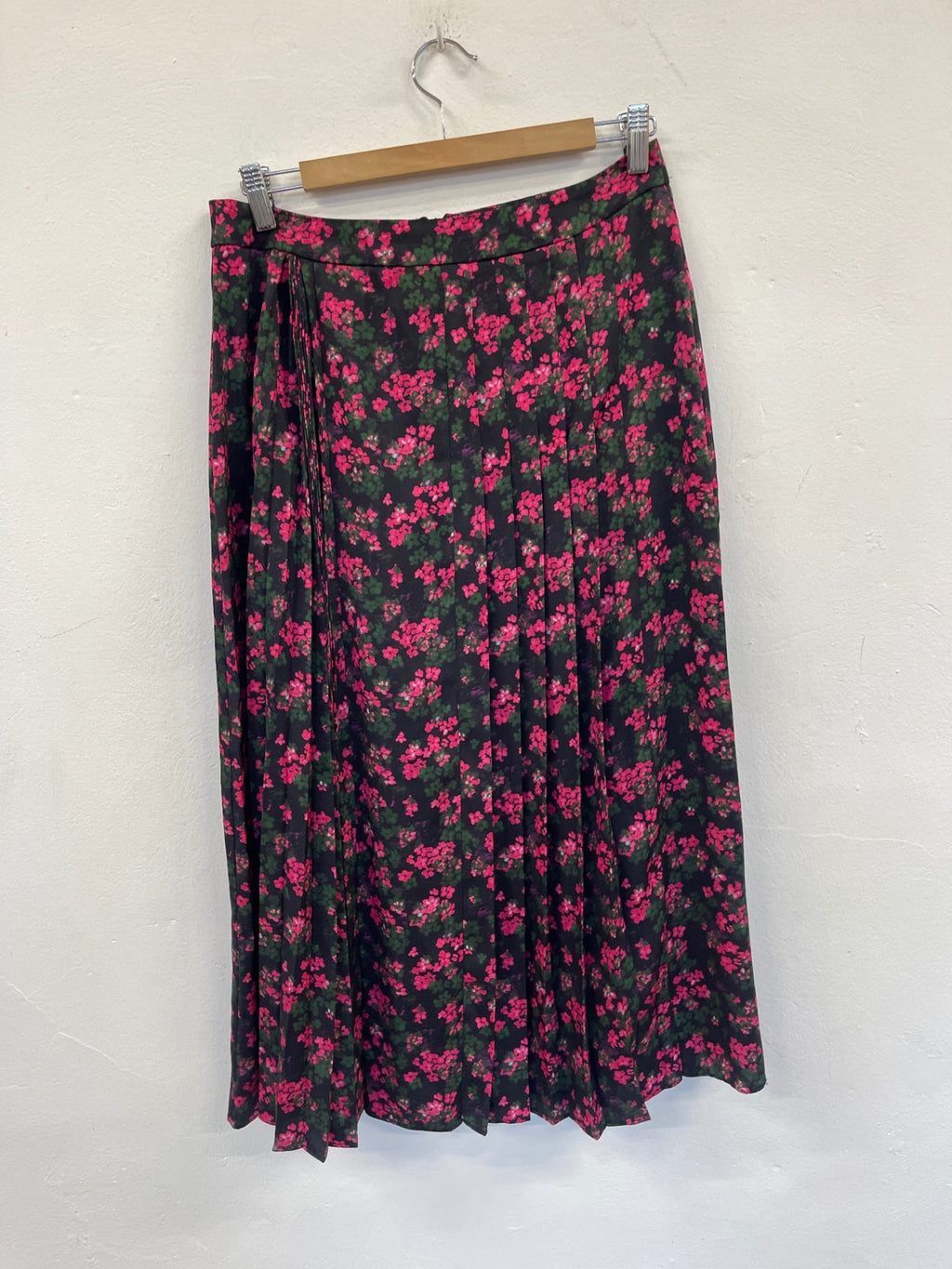 Fabulous Oliver Bonas pleated floral midi Skirt Uk10 Black & Pink Country garden KC528