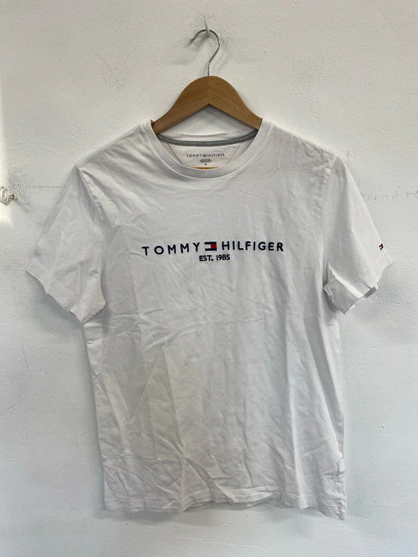 Classic Tommy Hilfiger embroidered logo tee M SD001