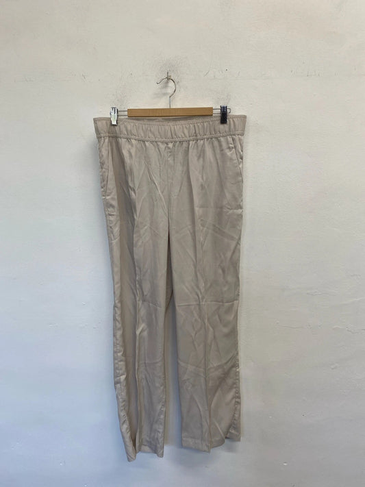 Lovely H&M beige relaxed wide leg trousers UK L KM003