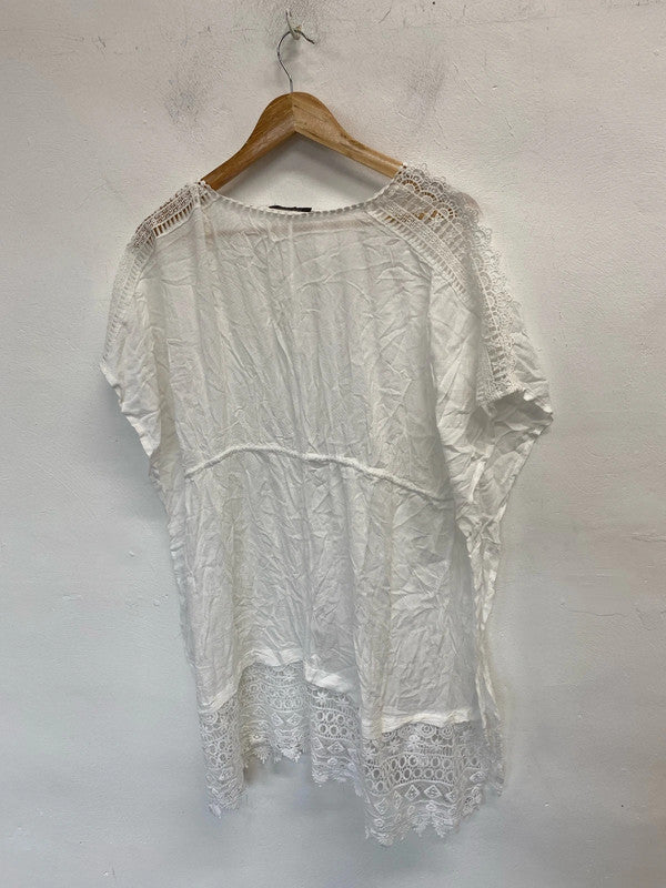 Lovely new look white broderie beach cover UK L LD003