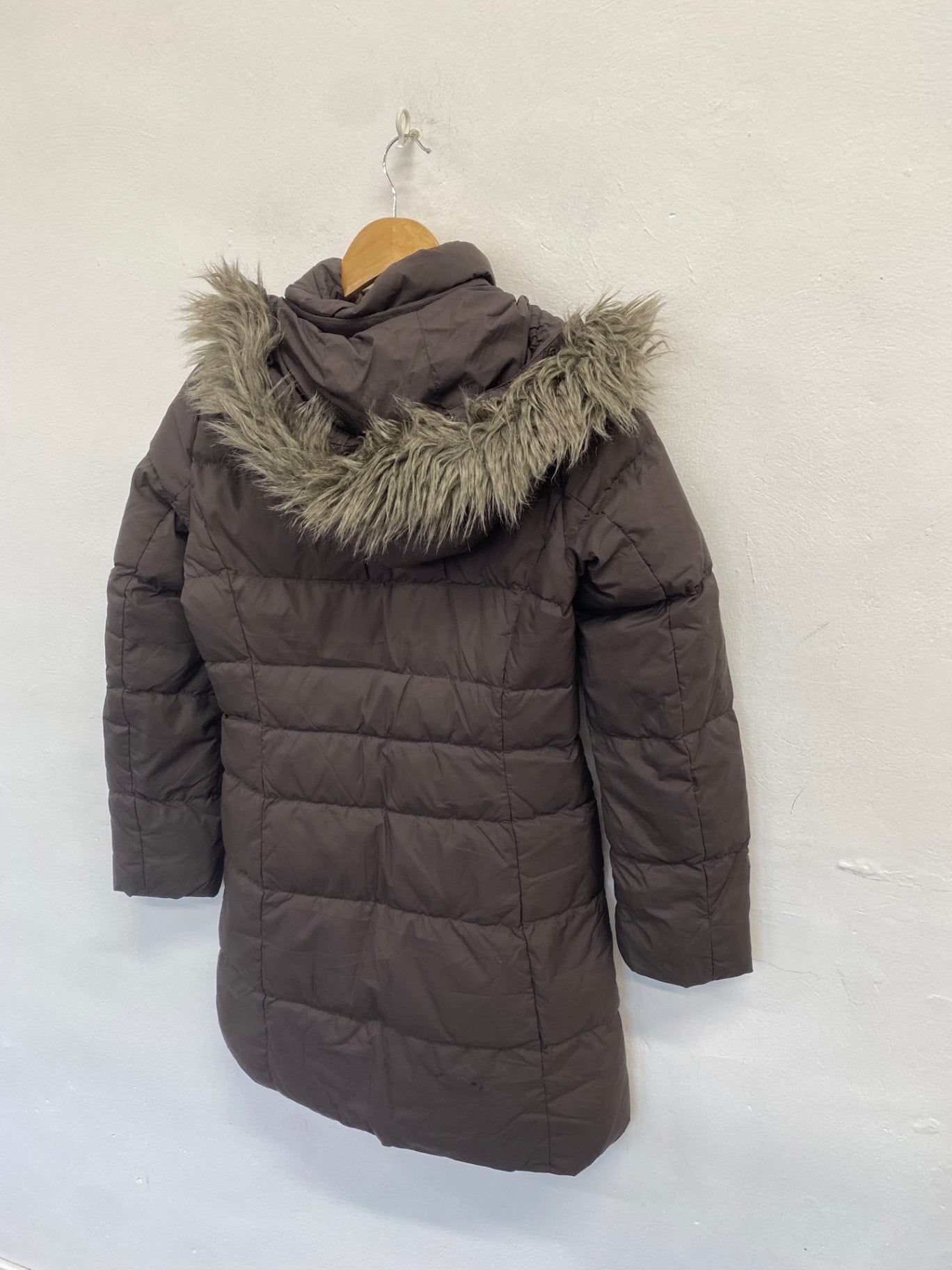 Stunning Uniqlo Puffer Jacket Uk 6 Grey longline faux fur KS544