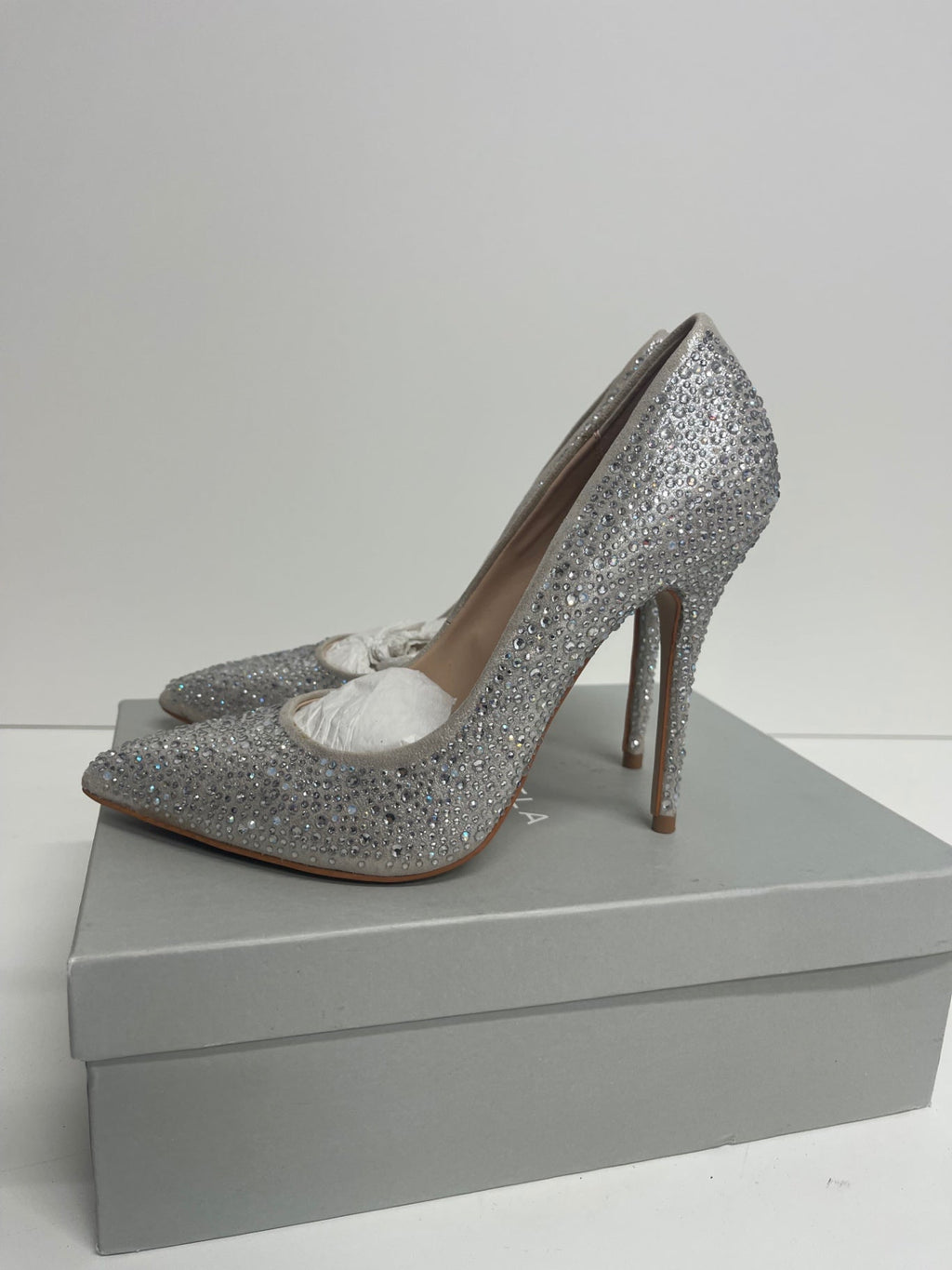 Stunning Carvela Gemini embellished Pumps & Heels UK5 Silver PP546