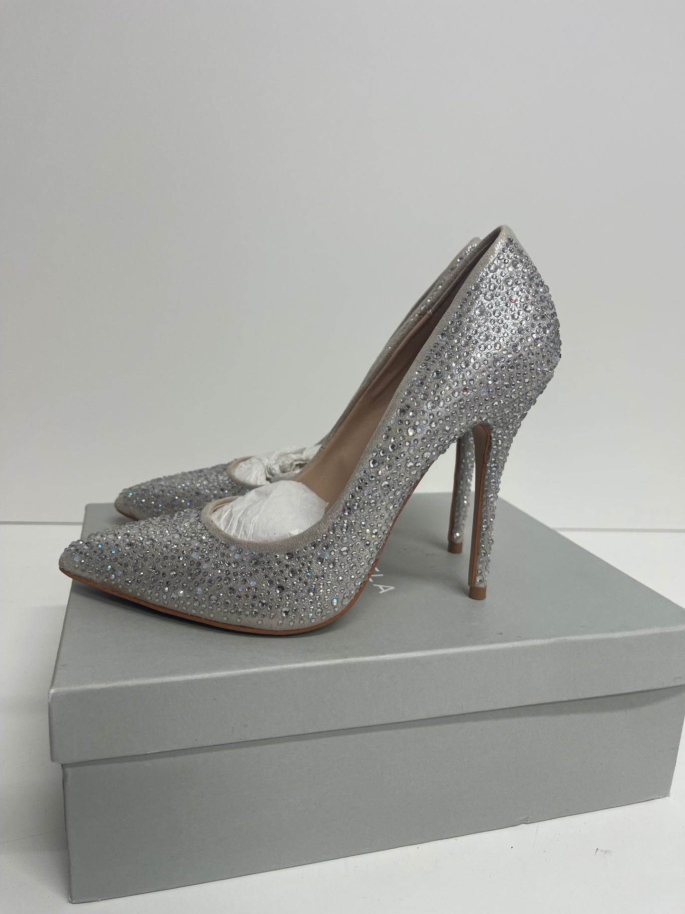 Stunning Carvela Gemini embellished Pumps & Heels UK5 Silver PP546