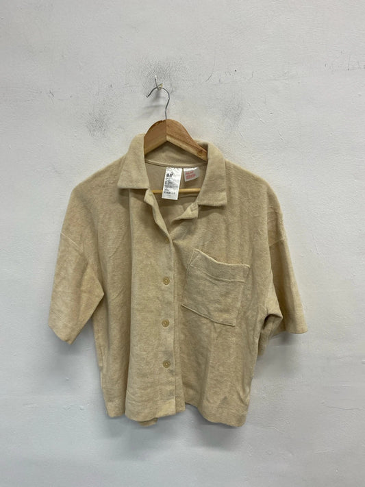 Lovely H&M towelling beige shirt UK M JB001