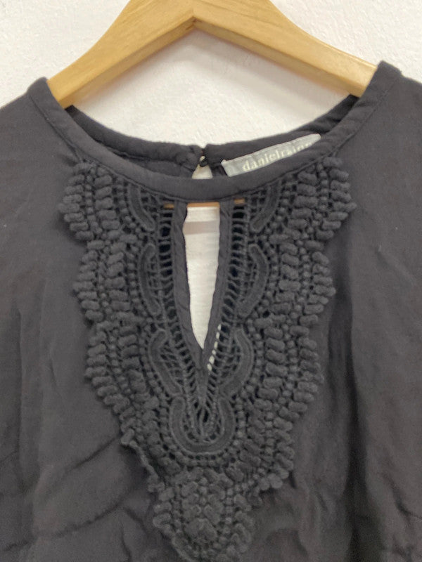 Fabulous Daniel Rainn Black loose broderie black top UkM KS003