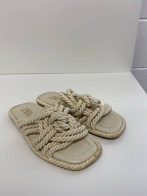 Fabulous Zara light ivory rope knot sliders UK6 KS002