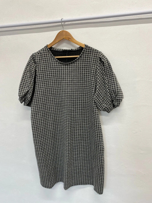 Fabulous Black & Grey Checked puff sleeve dress Uk18 New CR002