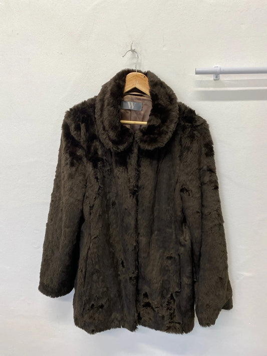 Fabulous chocolate vintage BHS midi faux fur coat Uk14 AO001