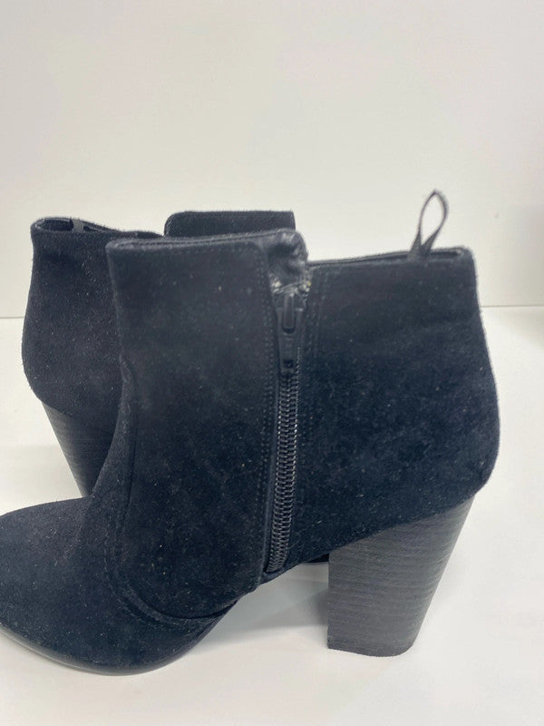 Fabulous Black Suede block heel ankle boots H&M KM003