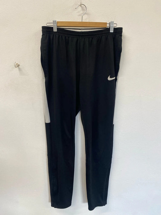 Classic Nike black tapered joggers M LL003