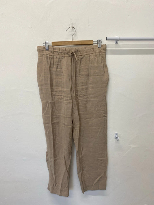 Fabulous Zara lightweight cropped beige trousers UkM LB004
