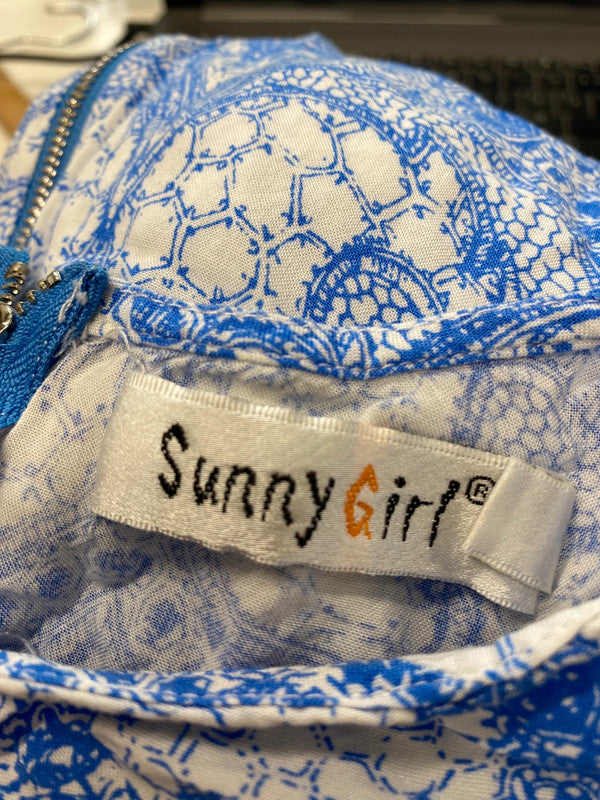 Lovely sunny girl mini blue white pattern dress UK 12 MS002