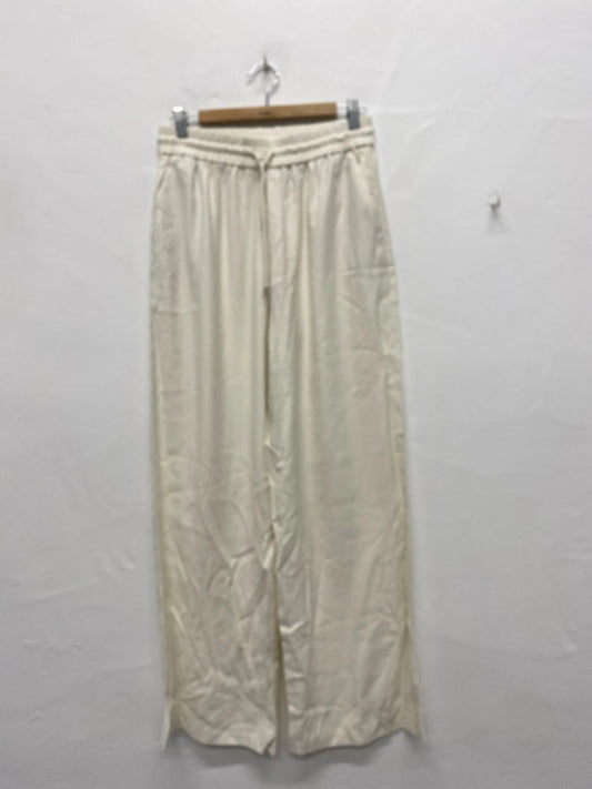 Fabulous Stradivarius Wide leg ivory joggers UkL summer chic KS002