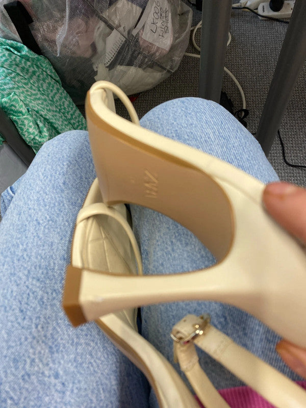 Fabulous Ankle strap cream heels UK6 events occasion KS002