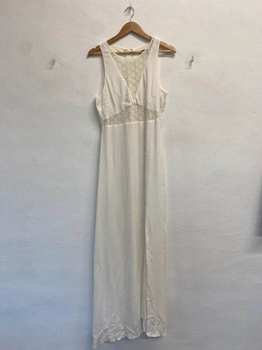 Stunning jarlo white lace detail maxi dress UK 14 GJ001