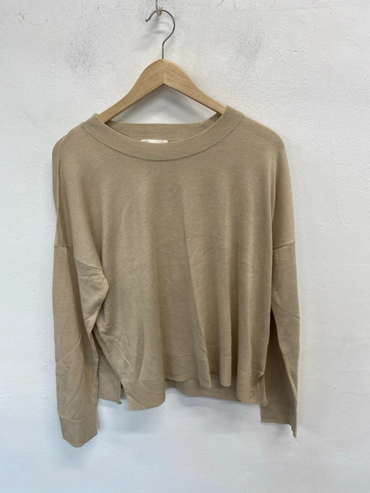 Lovely H&M beige lightweight jumper UK L KM003