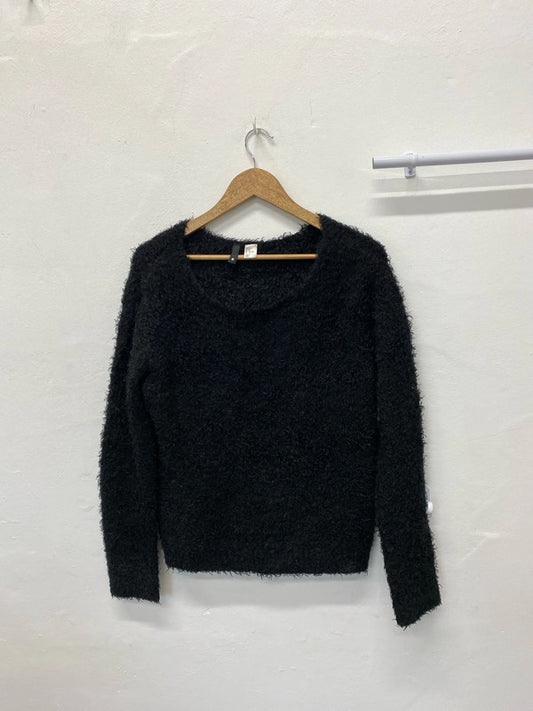 Fabulous H&M black fluffy jumper UkS classic LL003