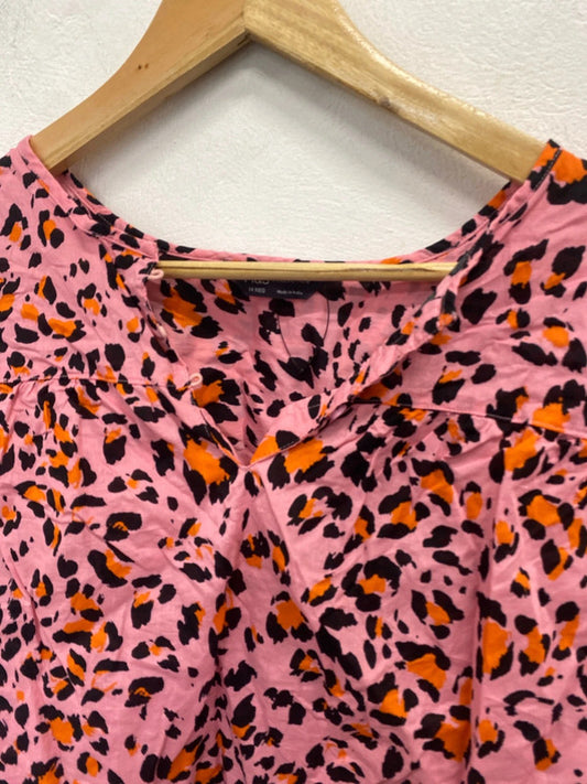 Lovely M&S pink leopard blouse UK 14 LW005