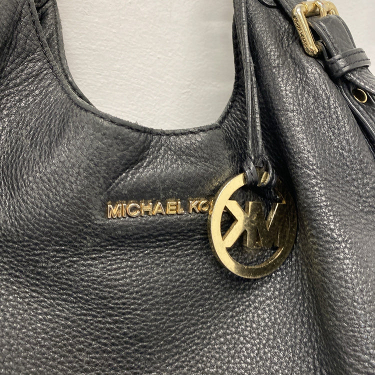 Michael Kors Bedford Belted Large Leather Shoulder Handbag In black IM001