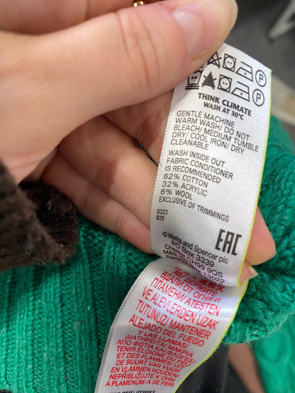 Stunning Marks and Spencer v neck Sweater UK 16 Green knitted DM561