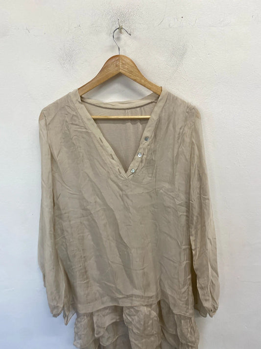 Lovely made in Italy bone white silk button neck frill bottom dress UK L AE001