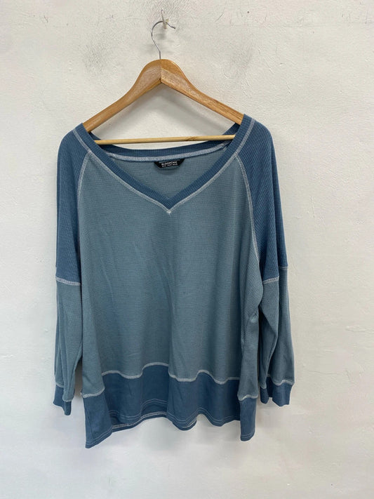 Lovely bloom chic blue colour block top UK 18-20 LG004