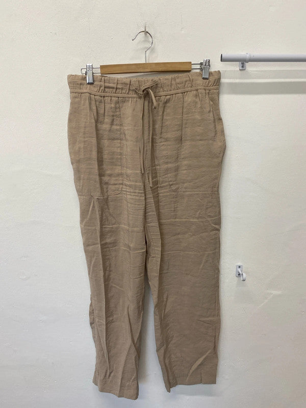 Fabulous Zara lightweight cropped beige trousers UkM LB004