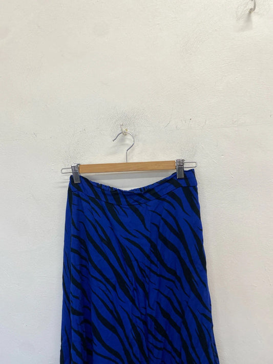 Lovely Luella dark blue zebra print floaty midi skirt UK w26 JM005