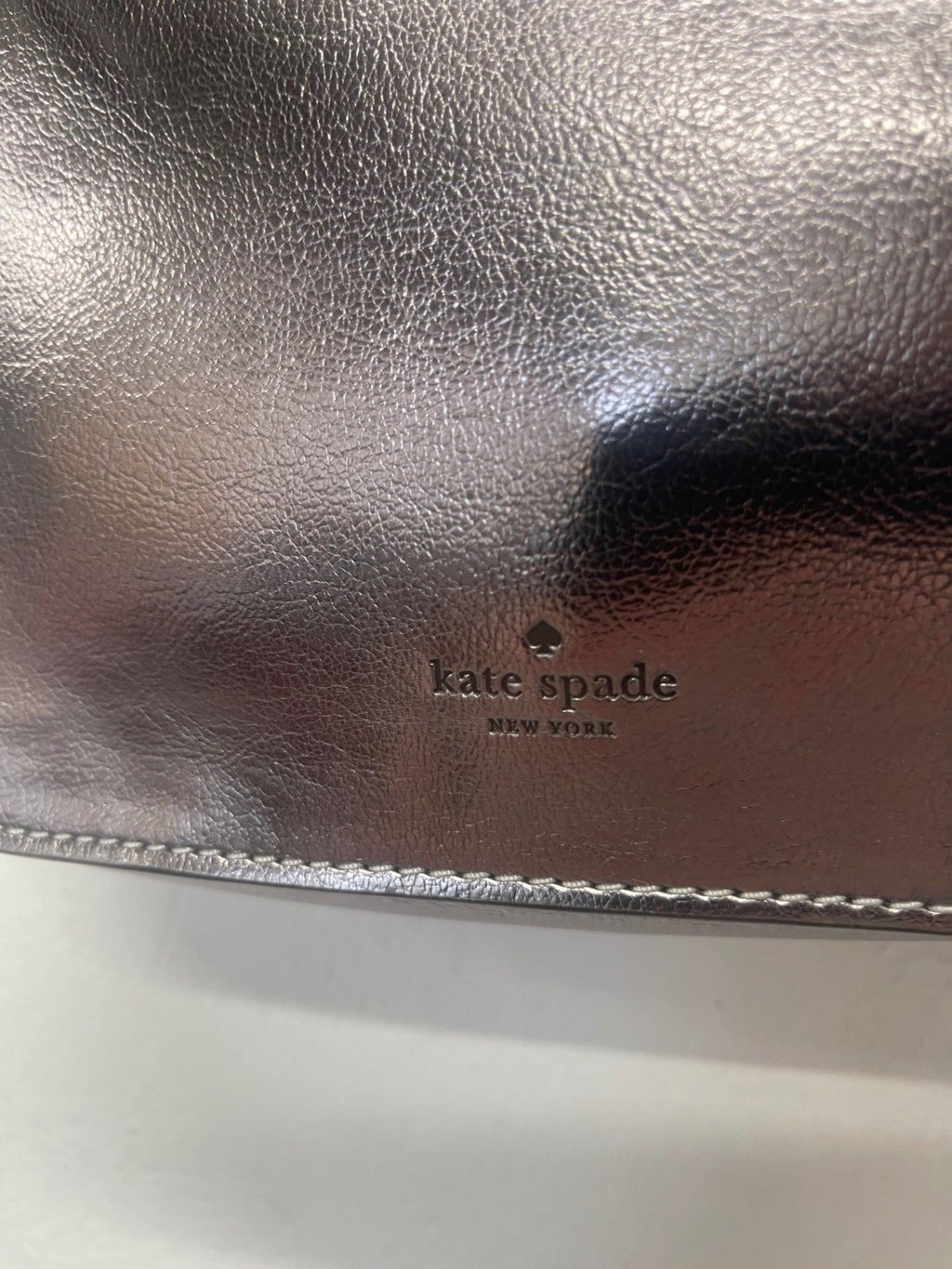 Stunning Kate Spade Holiday Lane val Bag Small Silver pewter FM547