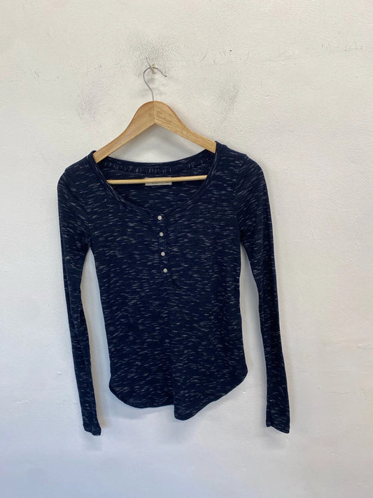 Lovely Abercrombie & fitch navy long sleeve top UK xs AE001