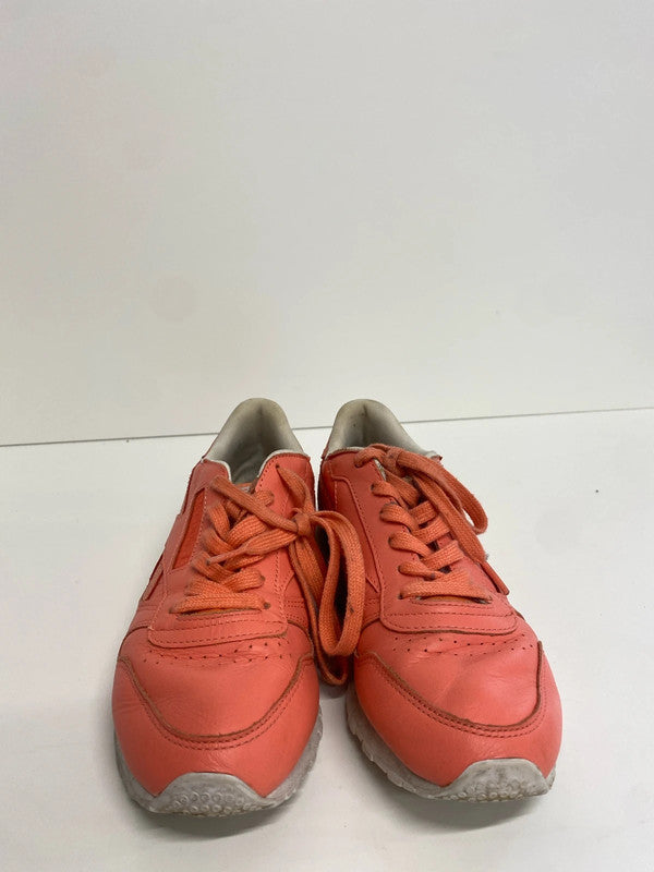 Fabulous Classic Reeboks coral leather trainers Uk4 GK002