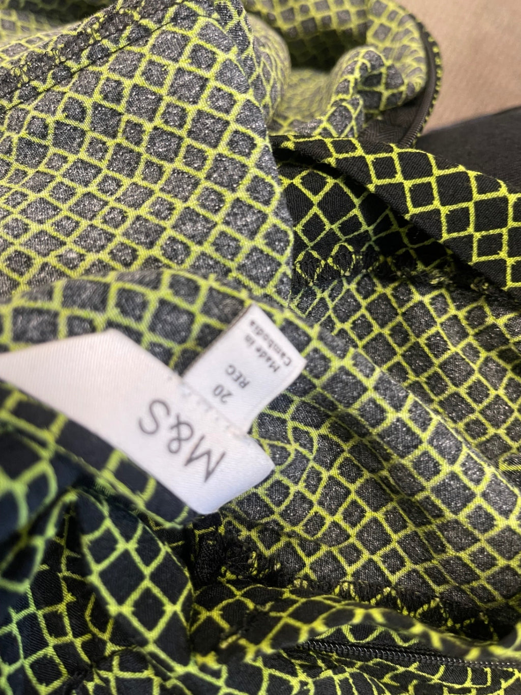 Fabulous M&S round neck geometric Dress UK20 Green RM531