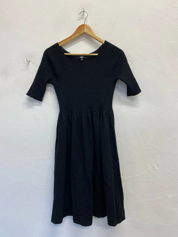 Fabulous Uniqlo stunning black fit & fare dress midi UkM JR001