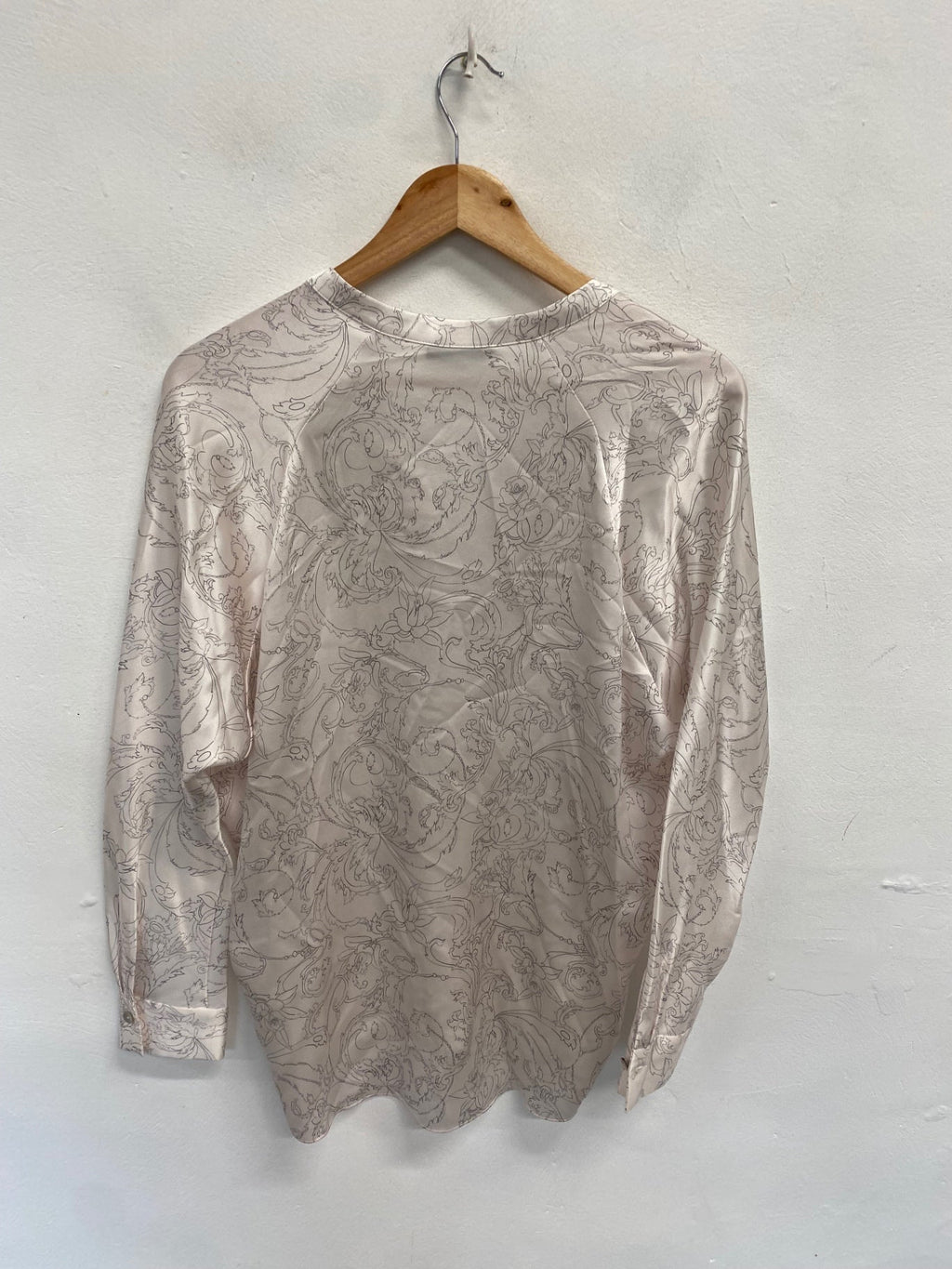 Stunning Vince Blouse satin UK 8-10 White grey floral SO560