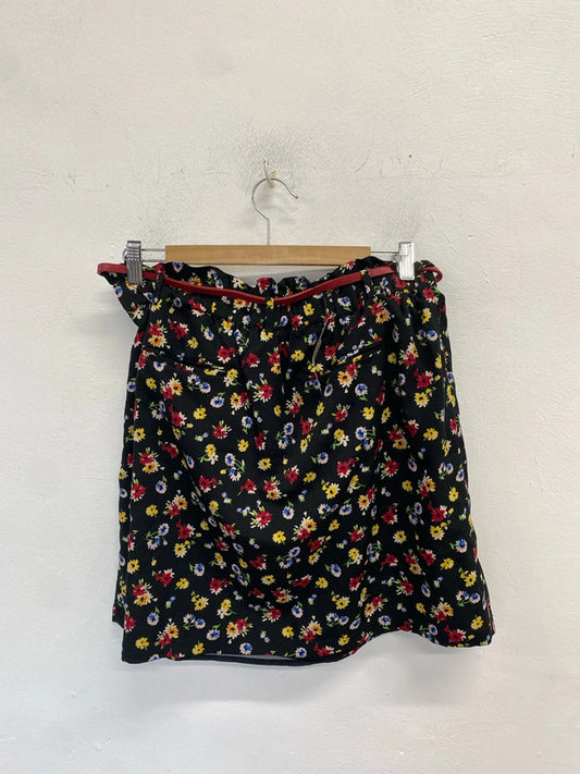 Lovely oasis black floral belted mini skirt new with tags UK 14 NN001