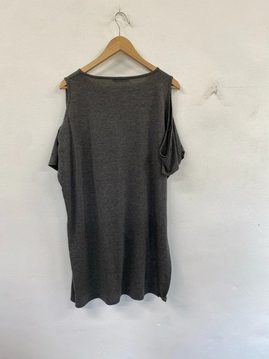 Fabulous Boohoo T shirt dress with shoulder cutouts uk 18 NC001