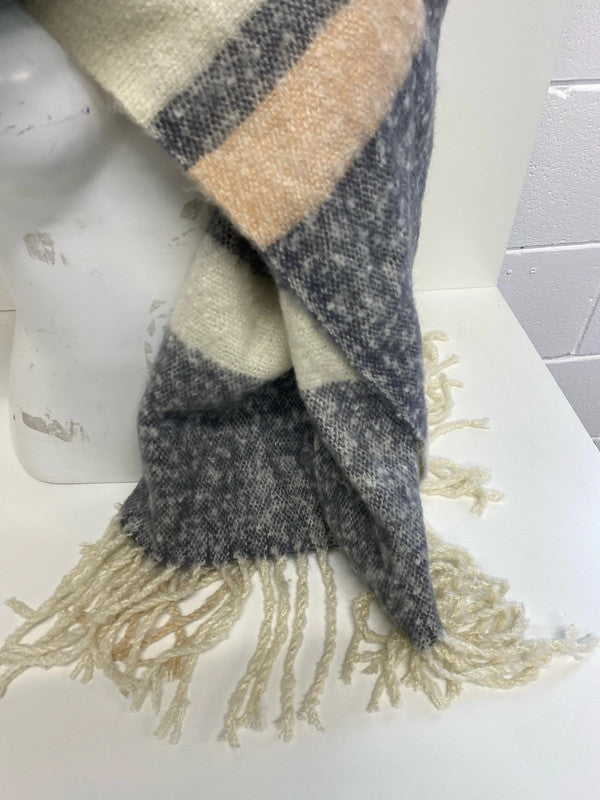 Fabulous River Island peach cream scarf One size KM004