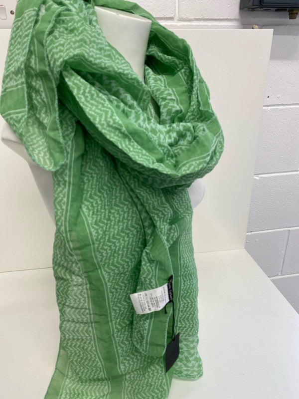 Fabulous green scarf by Black Colour silk blend KM004