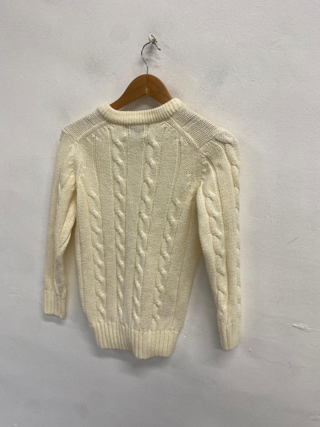 Fabulous Gunn & moore Sweater 14-16yrs Cream cable knit SR509