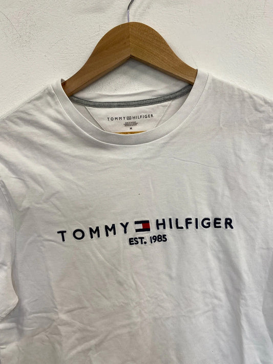 Classic Tommy Hilfiger embroidered logo tee M SD001