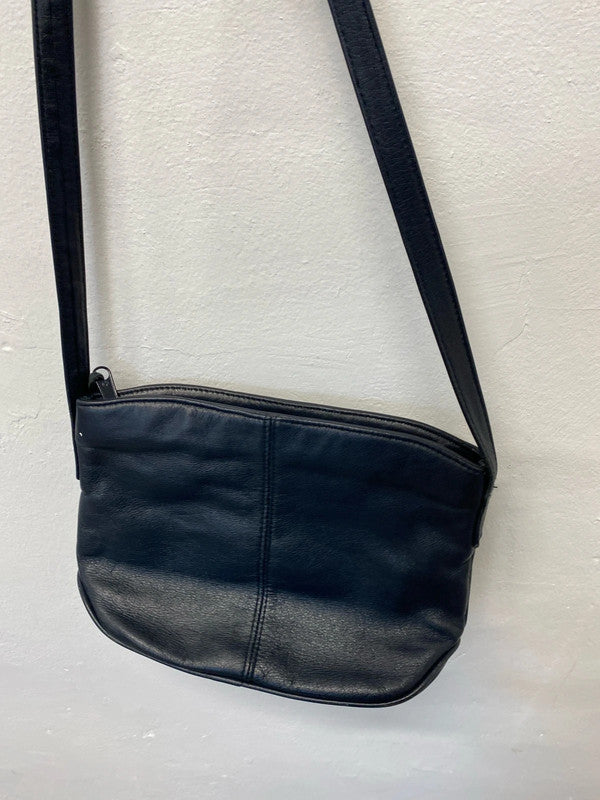 Fabulous Italian leather navy handbag vintage chic CF002