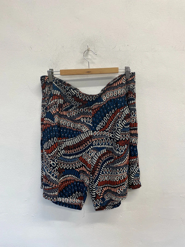 Lovely Shein blue red pattern floaty shorts UK 20 YM001