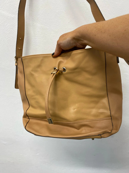 Super cute Accessorize Tan handbag faux leather KM004