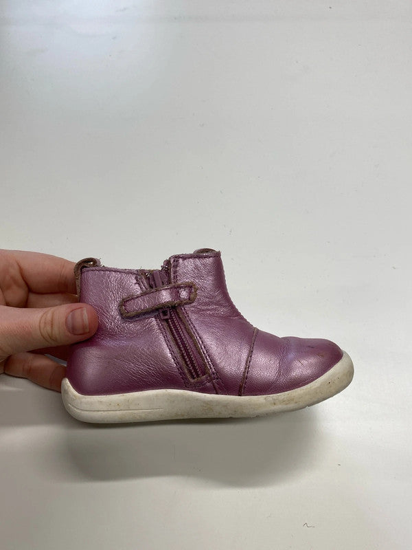 Start-Rite Adorable Purple Metallic Leather Booties Size 4 KM004