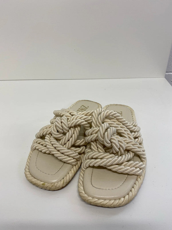 Fabulous Zara light ivory rope knot sliders UK6 KS002