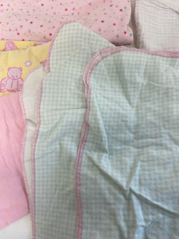 Fabulous Bundle of Baby blankets & bath care bibs etc John Lewis F&F #16 AL002