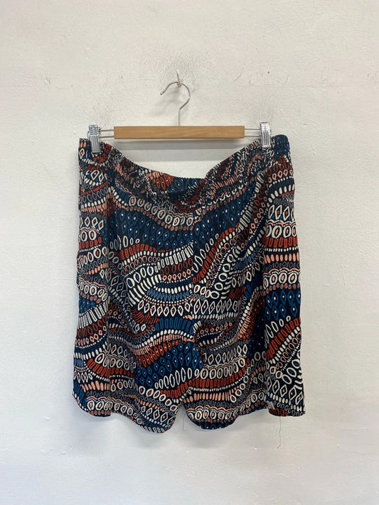 Lovely Shein blue red pattern floaty shorts UK 20 YM001