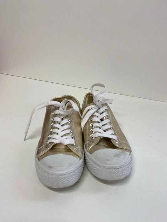 Fabulous Urban Jacks Gold trainers Uk4 JS004