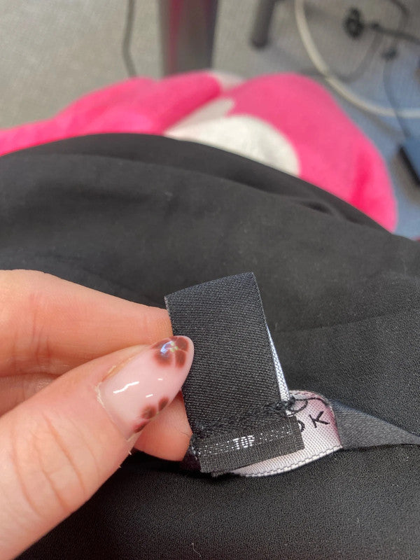 Lovely new look lightweight black blouse UK 14 PJ001