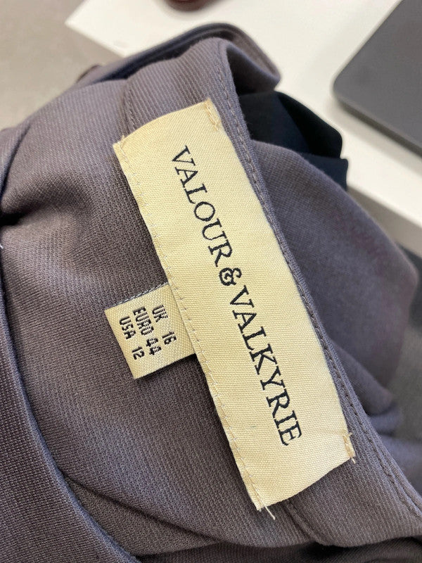 Lovely valour & Valkyrie grey mini dress flowers bead neckline UK 16 GK002